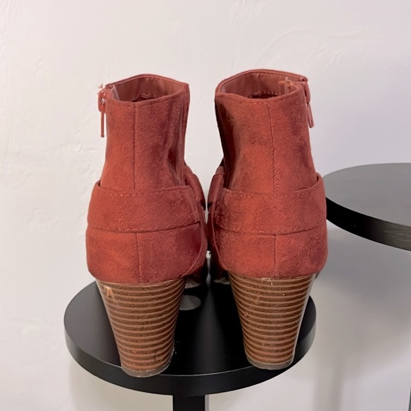 City Classified rust colored ankle boots, size 8. - Picture 5 of 13